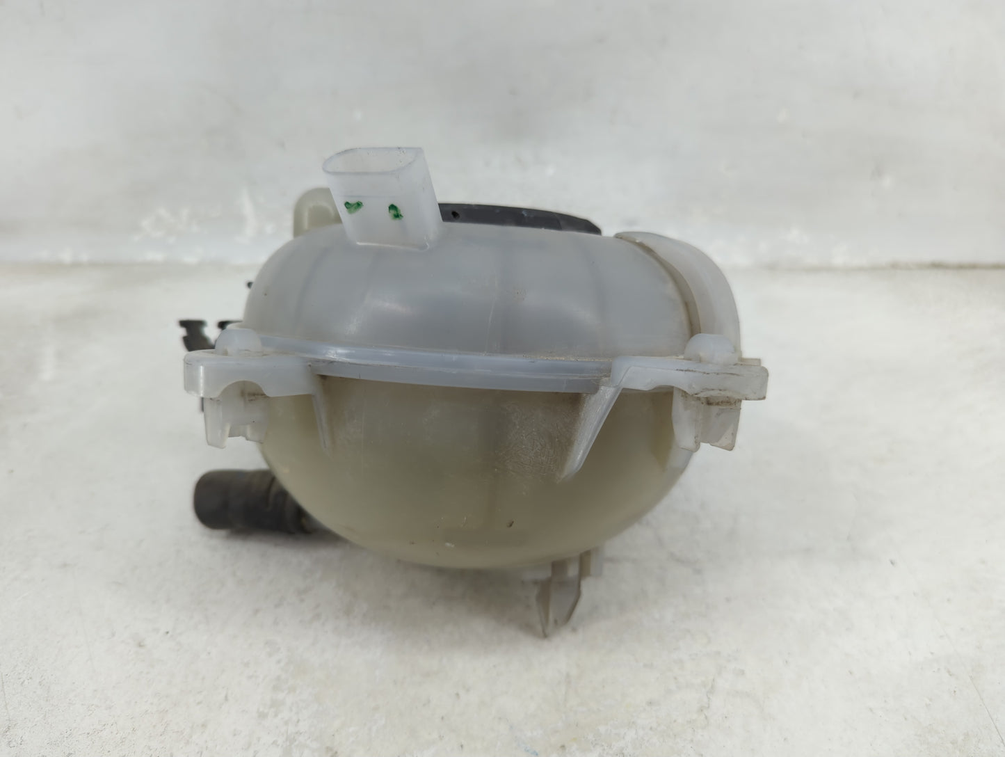 2018 Volkswagen Tiguan Radiator Coolant Overflow Expansion Tank Bottle - Oemusedautoparts1.com