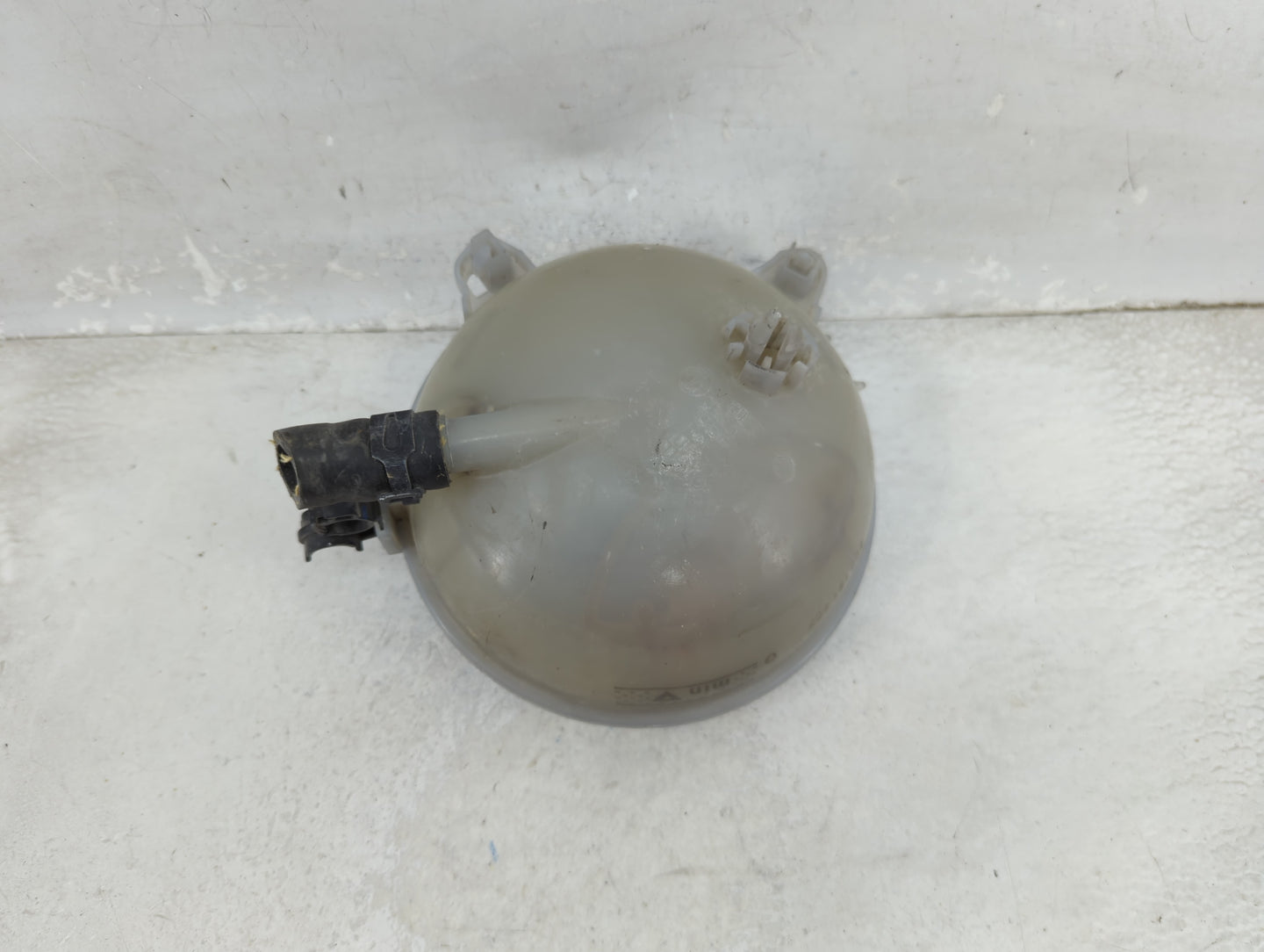 2018 Volkswagen Tiguan Radiator Coolant Overflow Expansion Tank Bottle - Oemusedautoparts1.com