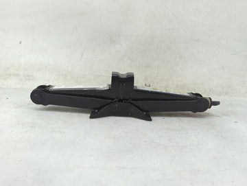 2020 Volkswagen Tiguan Spare Scissor Car Jack Black - Oemusedautoparts1.com