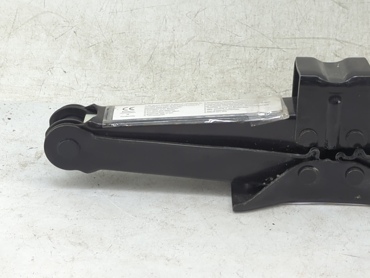 2020 Volkswagen Tiguan Spare Scissor Car Jack Black - Oemusedautoparts1.com