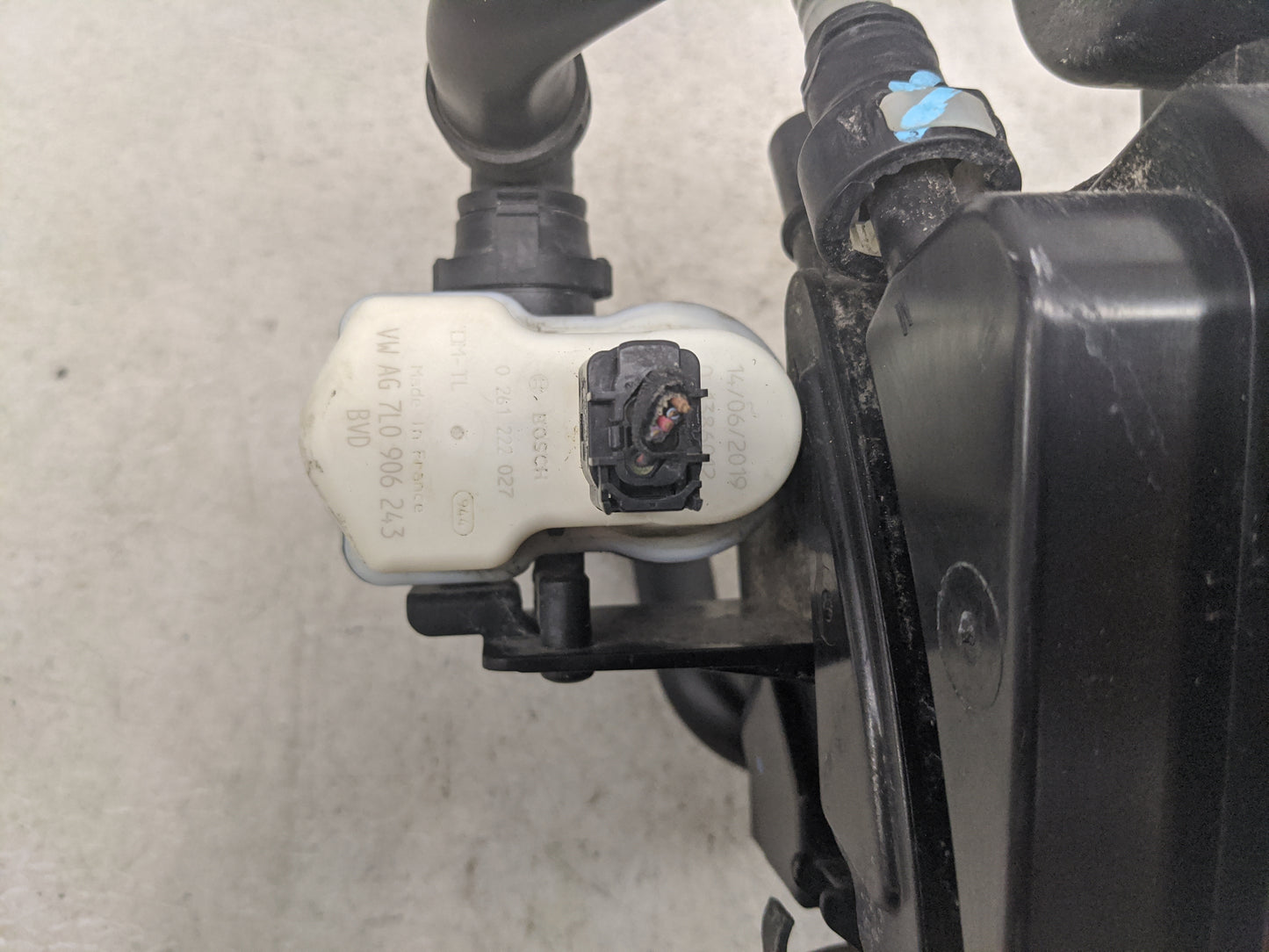 2020 Volkswagen Tiguan Fuel Vapor Charcoal Canister - Oemusedautoparts1.com