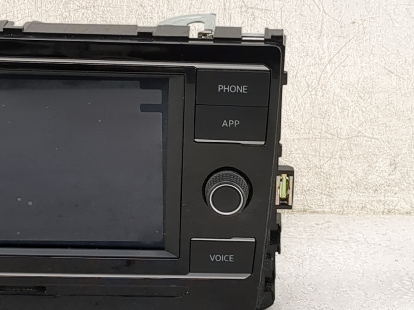 2018-2020 Volkswagen Tiguan Radio AM FM Cd Player Receiver Replacement P/N:3G0035869A L62VW2 Fits Fits 2018 2019 2020 OEM Us
