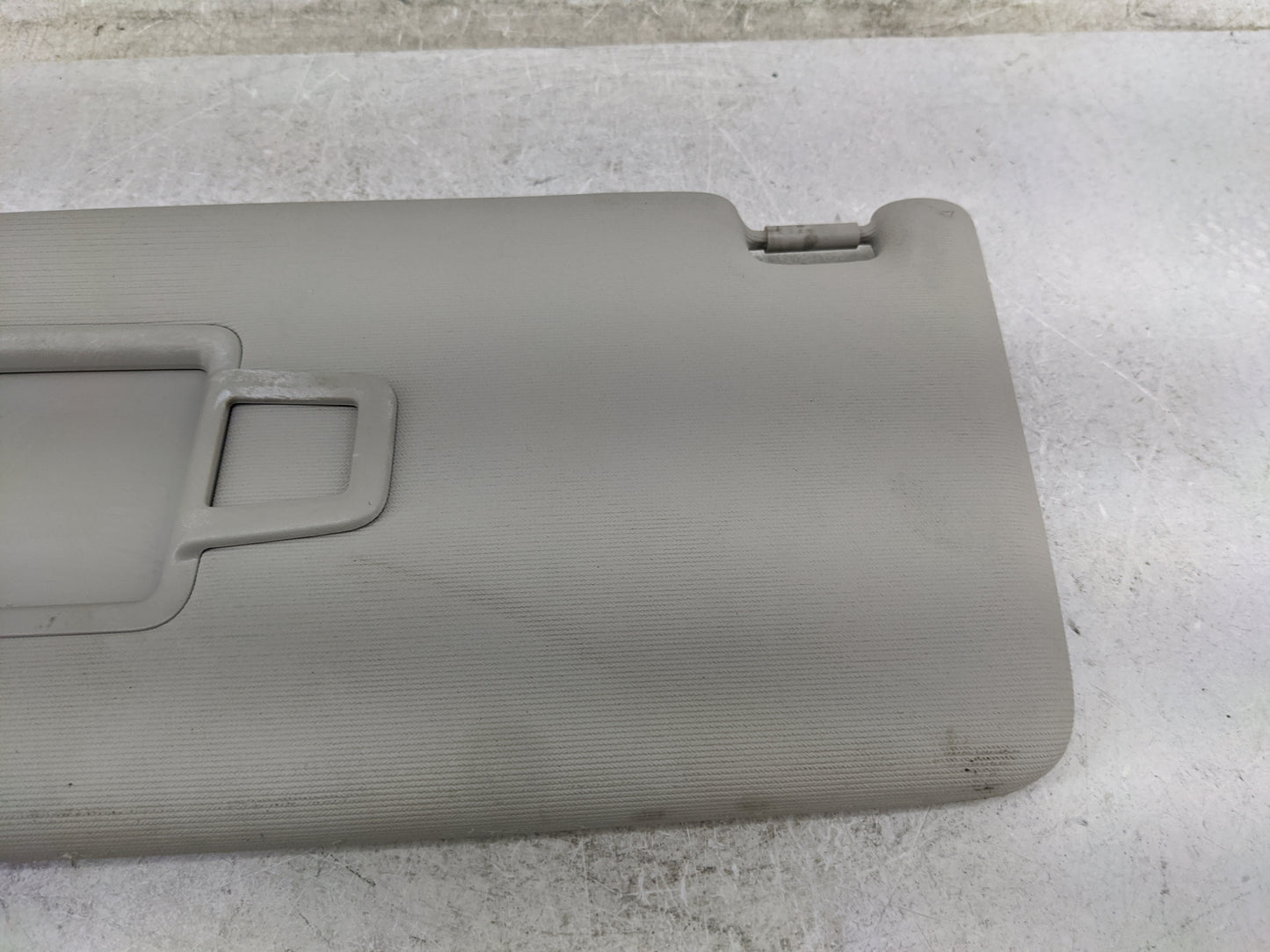 2020 Volkswagen Tiguan Sun Visor Shade Replacement Driver Left Mirror Fits OEM Used Auto Parts - Oemusedautoparts1.com