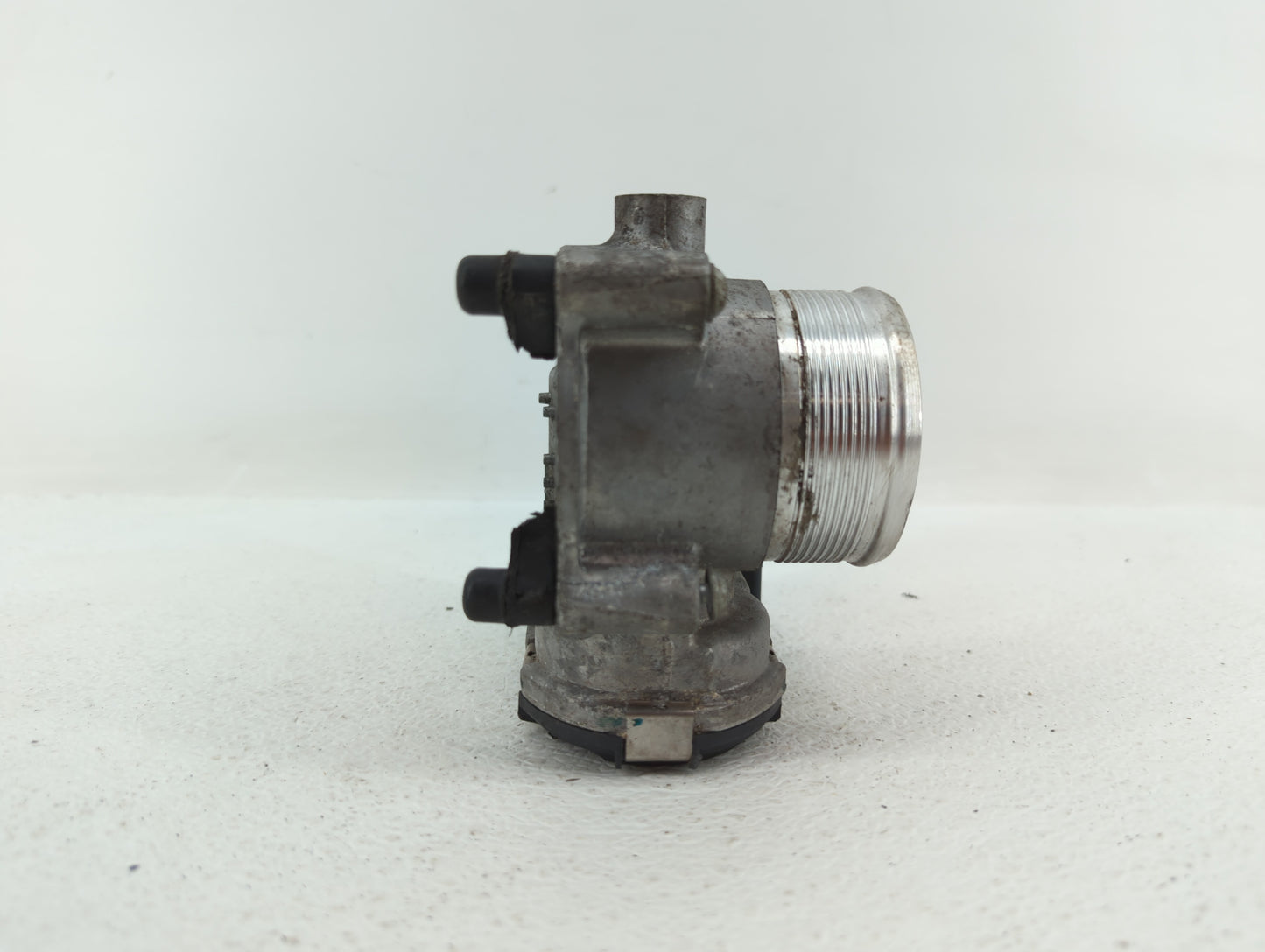 2018-2019 Volkswagen Tiguan Throttle Body P/N:06K 133 062 AN Fits Fits 2018 2019 OEM Used Auto Parts - Oemusedautoparts1.com