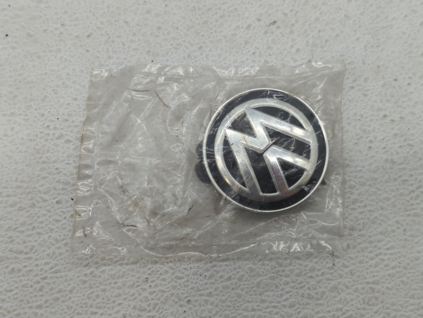 2020 Volkswagen Tiguan Rim Wheel Center Cap Silver - Oemusedautoparts1.com