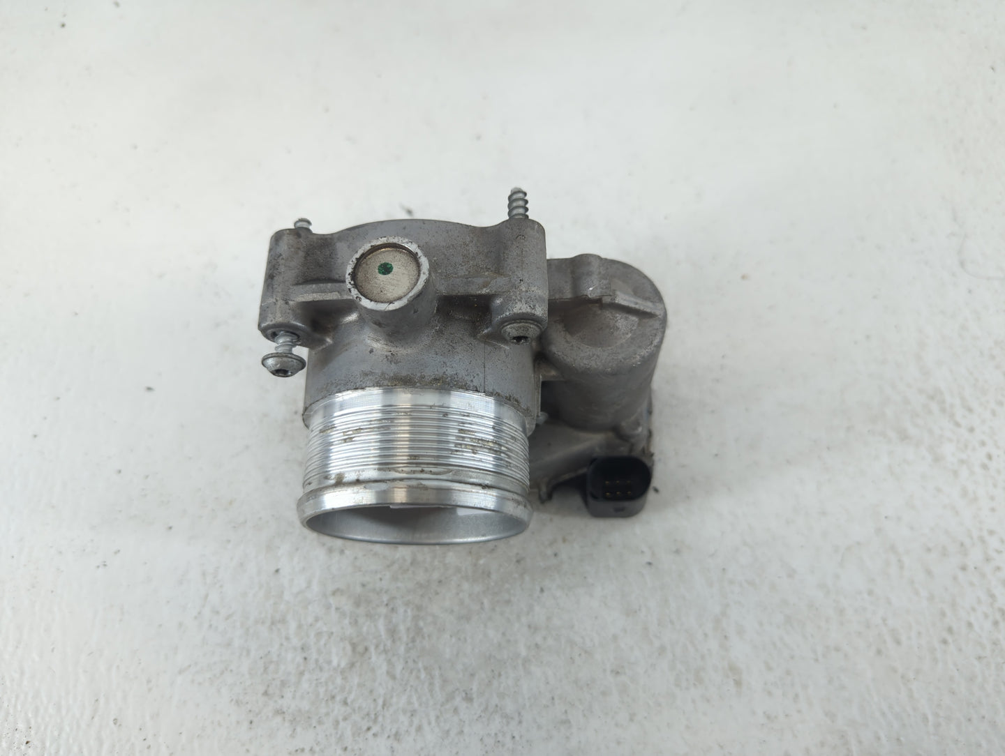 2018-2022 Volkswagen Tiguan Throttle Body P/N:06K 133 062 AG Fits Fits 2018 2019 2020 2021 2022 OEM Used Auto Parts - Oemuse