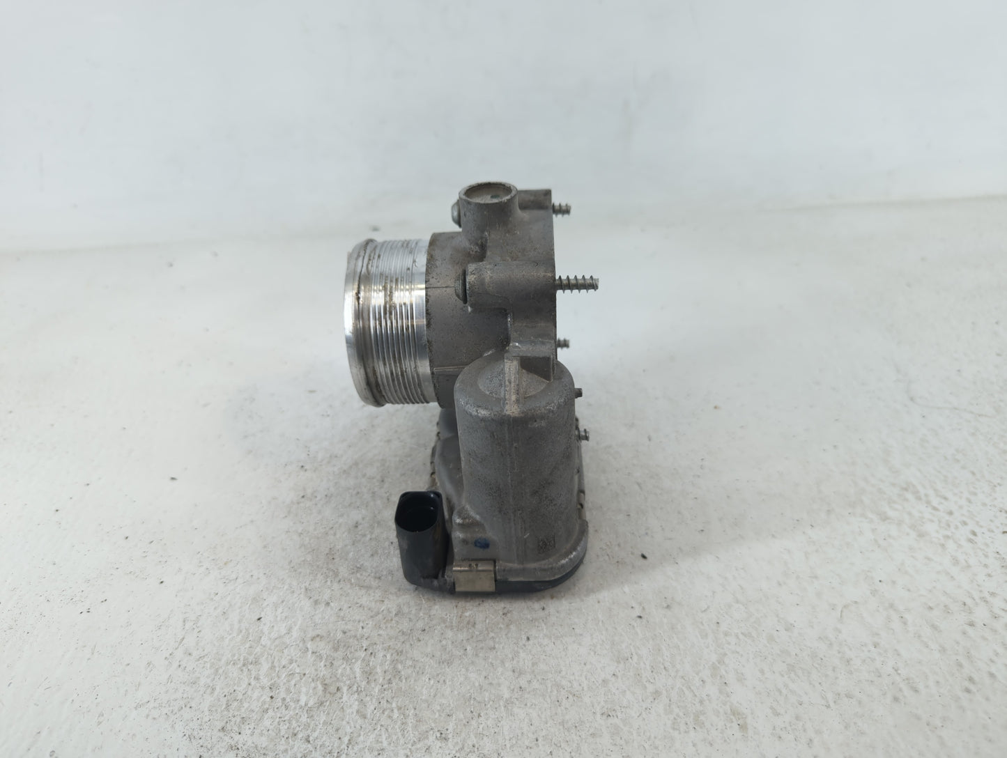 2018-2022 Volkswagen Tiguan Throttle Body P/N:06K 133 062 AG Fits Fits 2018 2019 2020 2021 2022 OEM Used Auto Parts - Oemuse