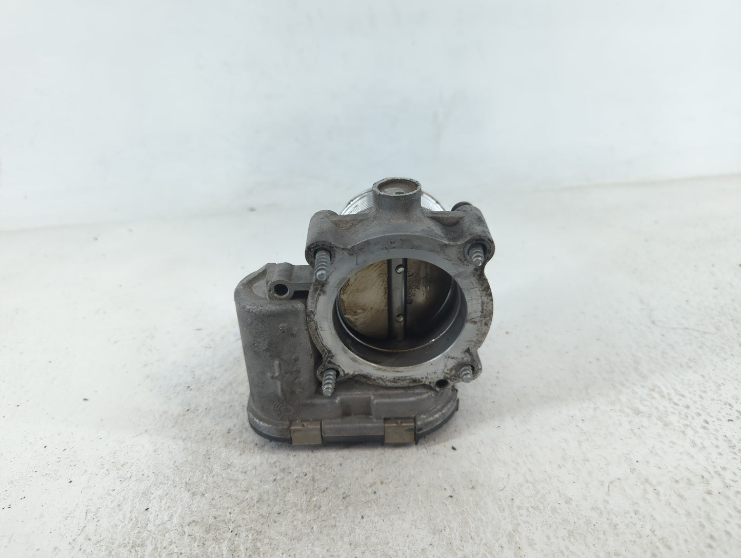 2018-2022 Volkswagen Tiguan Throttle Body P/N:06K 133 062 AG Fits Fits 2018 2019 2020 2021 2022 OEM Used Auto Parts - Oemuse