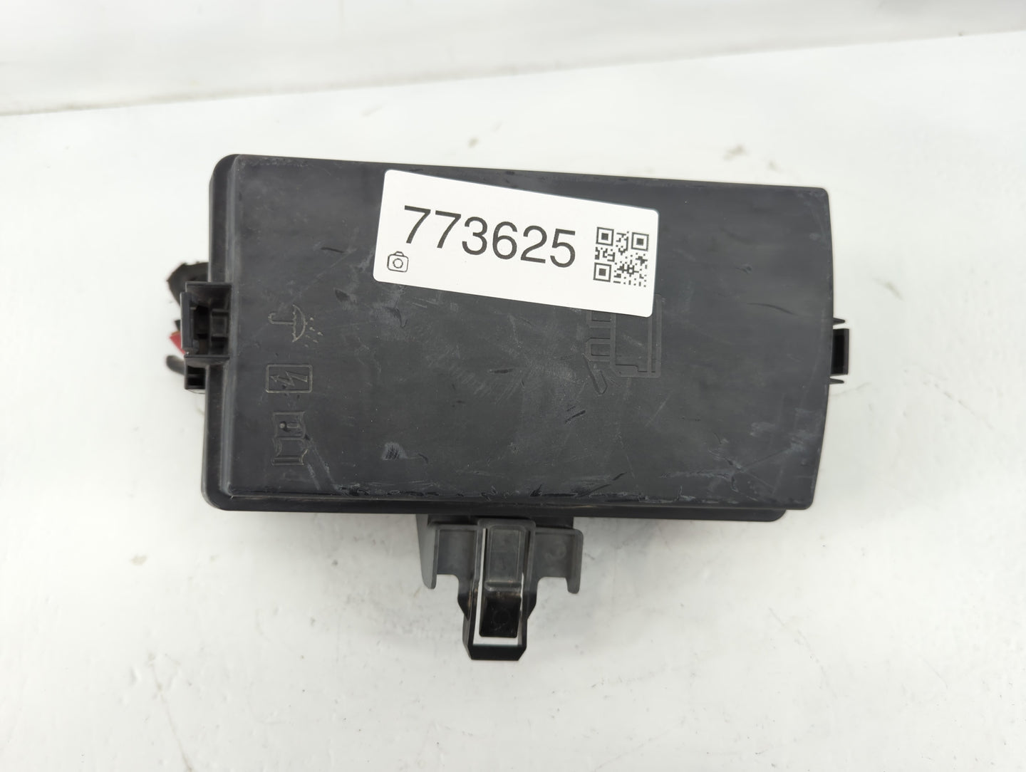 2018-2022 Volkswagen Tiguan Fusebox Fuse Box Panel Relay Module P/N:X400605 Fits Fits 2015 2016 2017 2018 2019 2020 2021 202