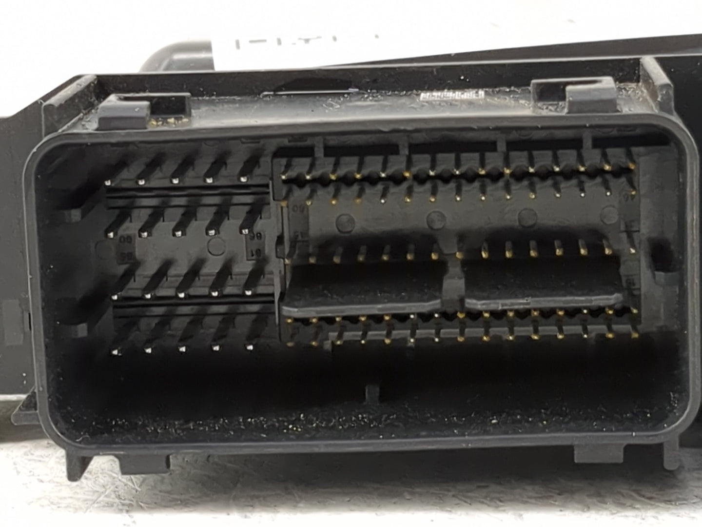 2015-2020 Volvo S60 PCM Engine Control Computer ECU ECM PCU OEM P/N:32242004 0000348029 Fits Fits 2015 2016 2017 2018 2019 2
