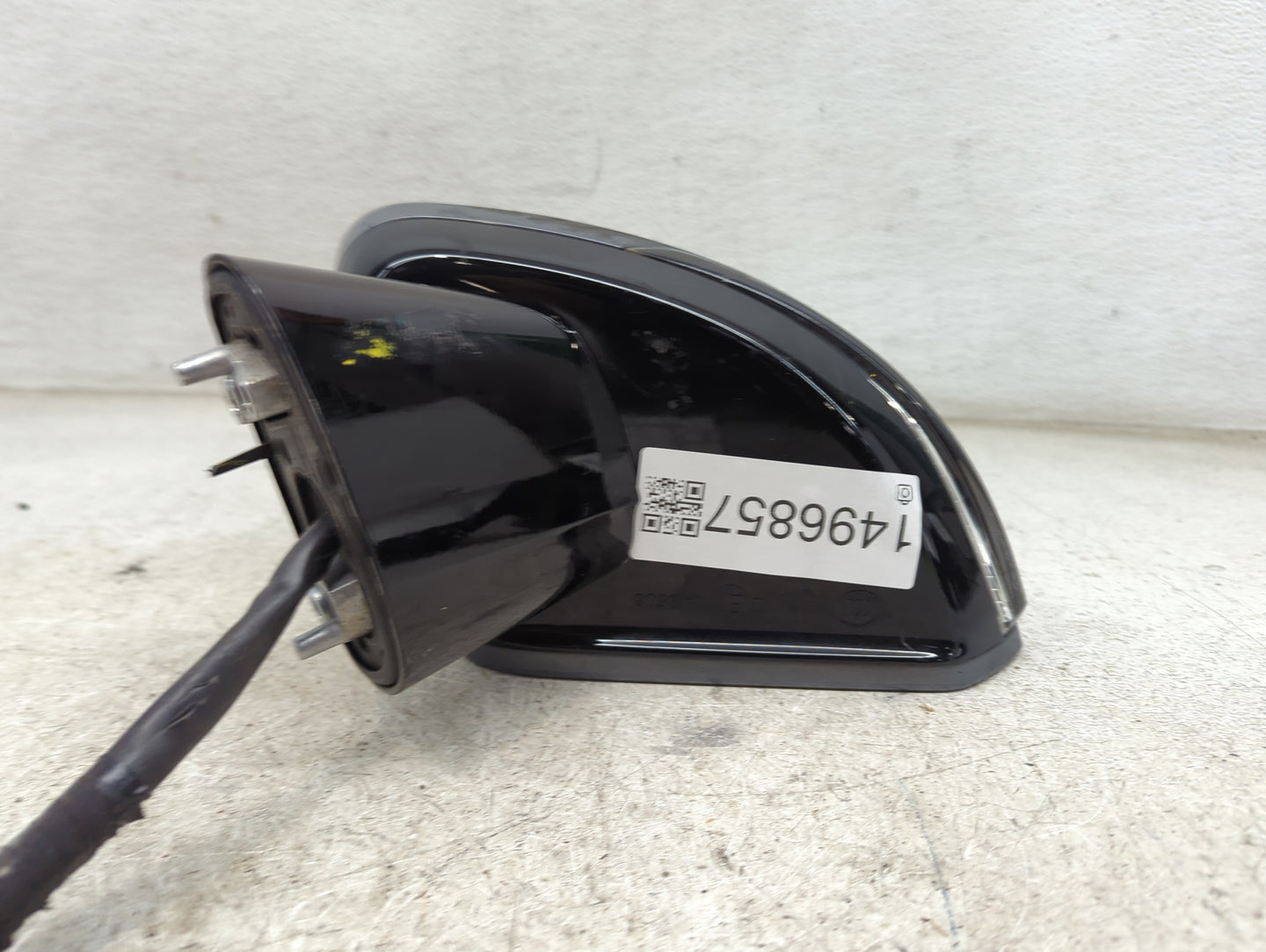 2019-2020 Volvo S60 Driver Side View Mirror - Left Door Mirror OEM Used - Oemusedautoparts1.com