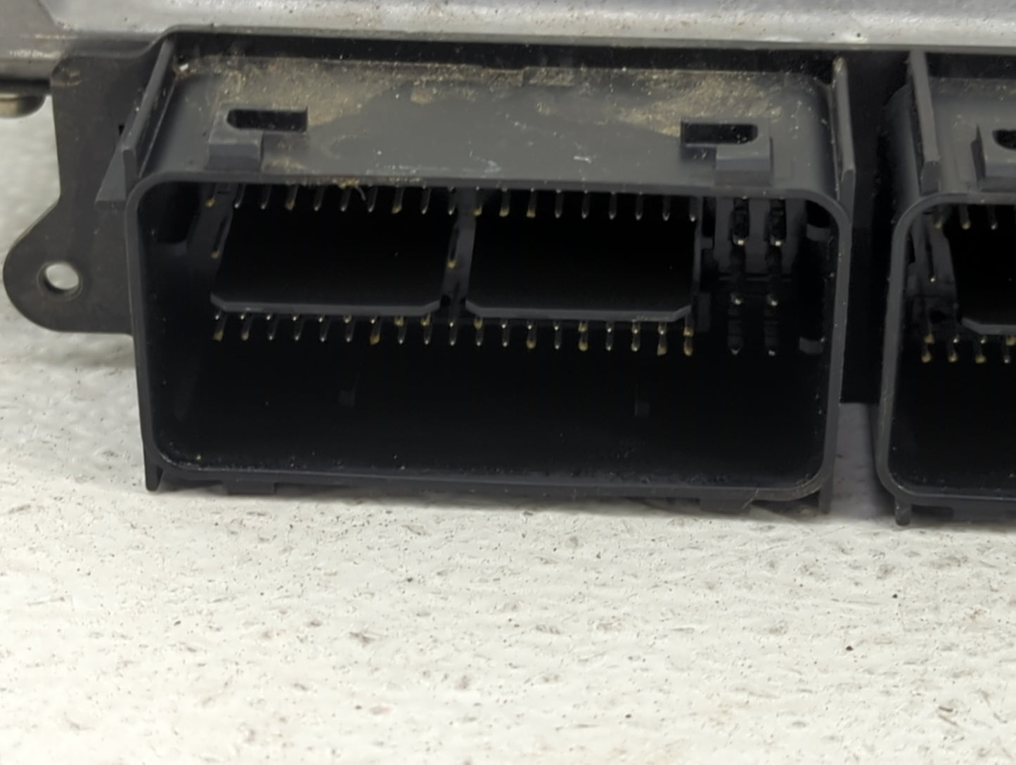 2019 Volvo V60 PCM Engine Control Computer ECU ECM PCU OEM P/N:32242004 D5E1C, ECM-DAA Fits Fits 2018 2020 2021 OEM Used Aut