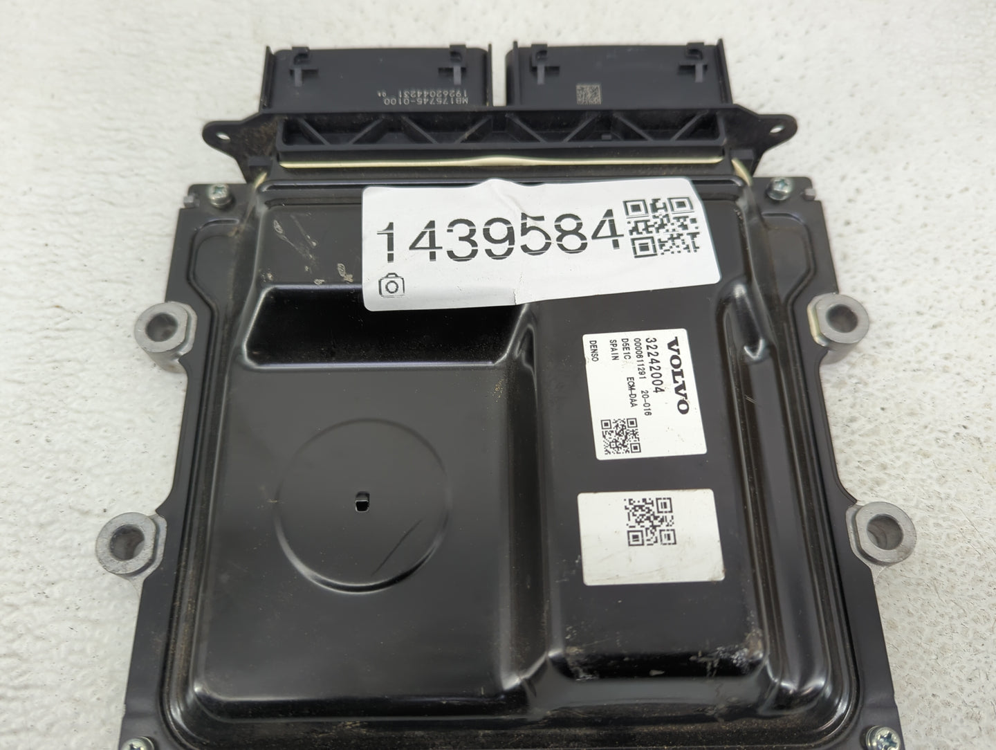 2019 Volvo V60 PCM Engine Control Computer ECU ECM PCU OEM P/N:32242004 D5E1C, ECM-DAA Fits Fits 2018 2020 2021 OEM Used Aut