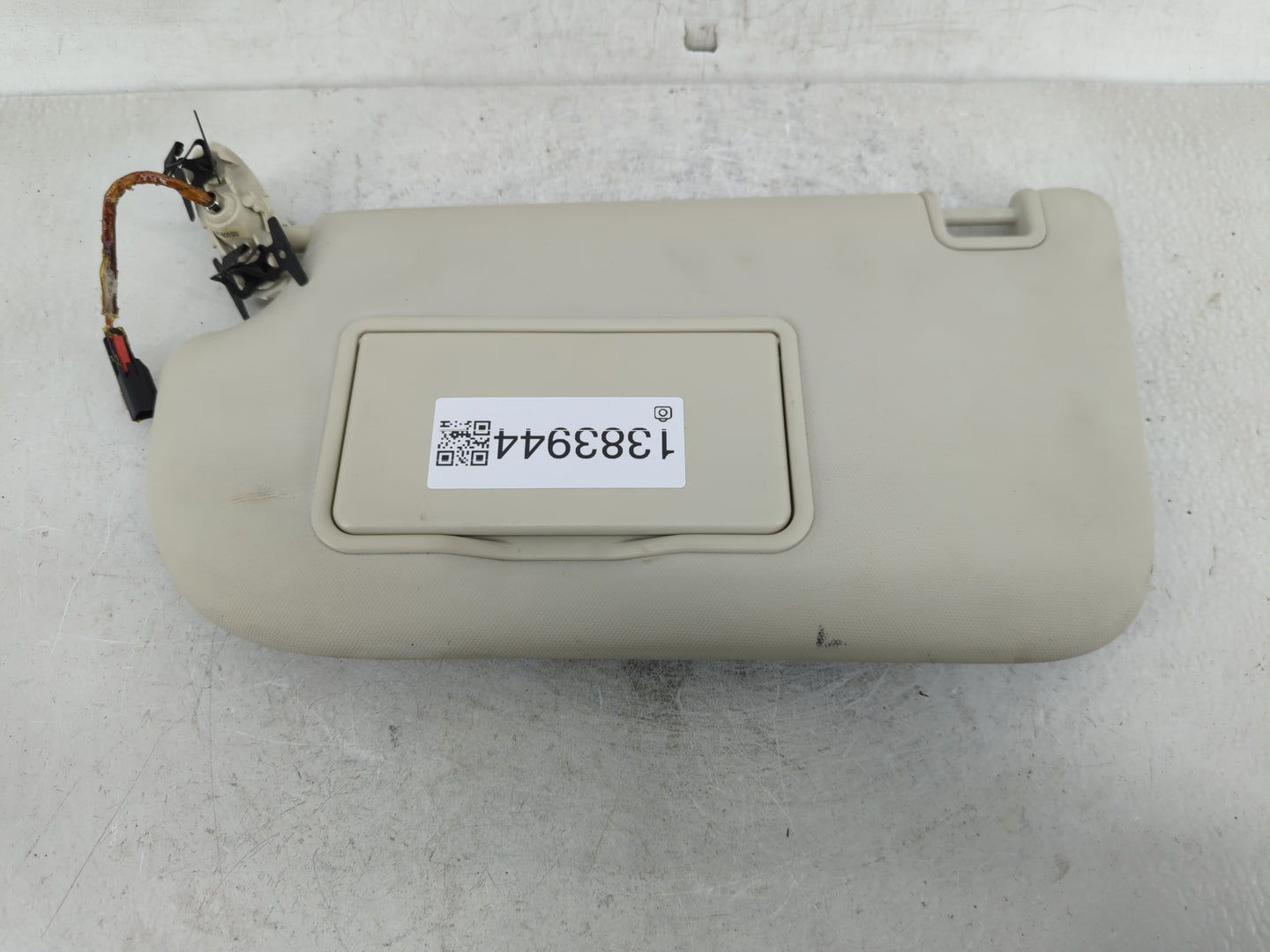 2018-2021 Volvo Xc60 Sun Visor Shade Replacement Driver Left Mirror Fits Fits 2018 2019 2020 2021 OEM Used Auto Parts - Oemu