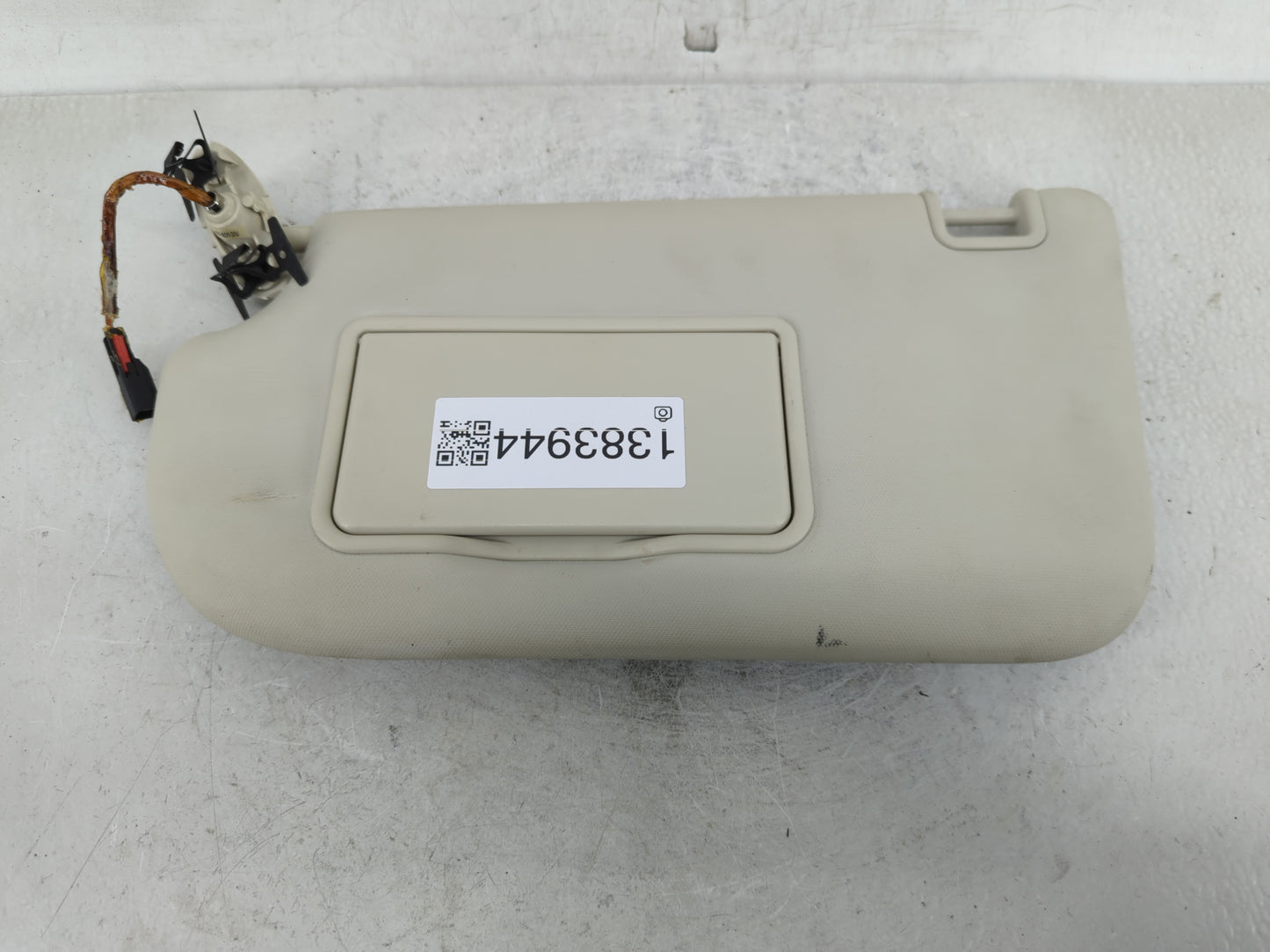 2018-2021 Volvo Xc60 Sun Visor Shade Replacement Driver Left Mirror Fits Fits 2018 2019 2020 2021 OEM Used Auto Parts - Oemu