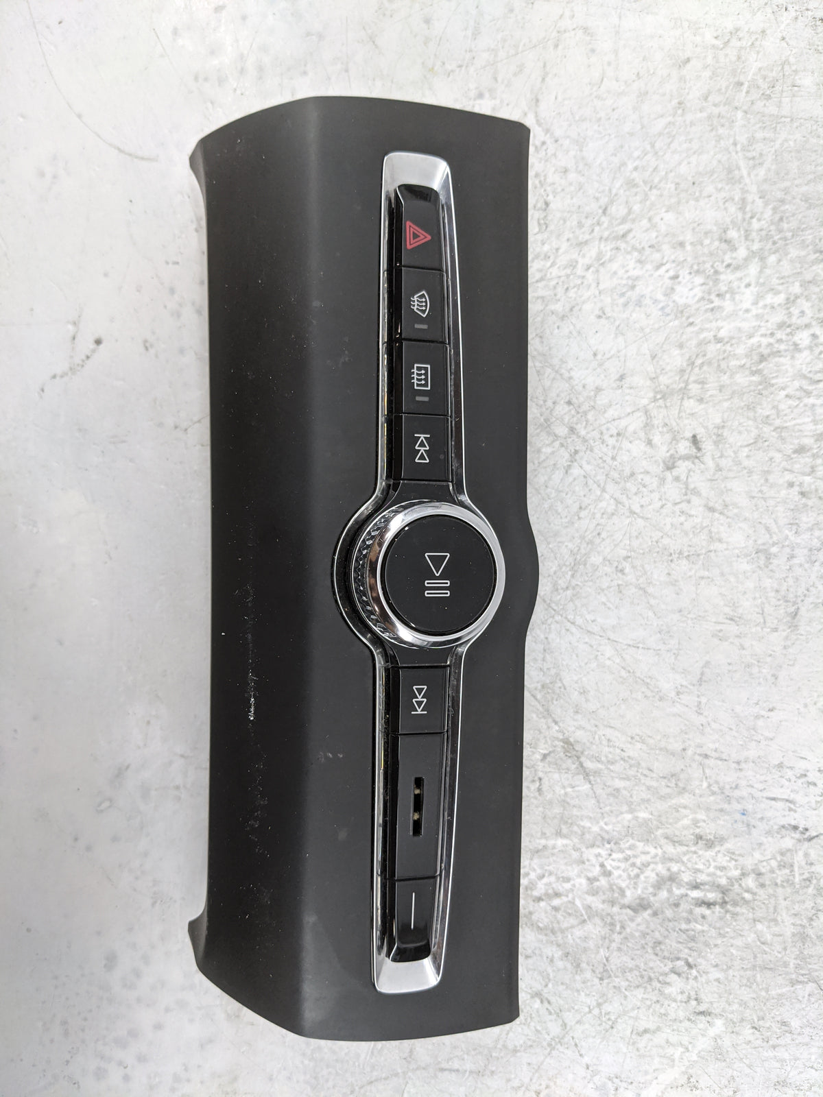 2020 Volvo Xc60 Radio AM FM Cd Player Receiver Replacement P/N:P31398845 T19400185301 Fits OEM Used Auto Parts - Oemusedauto
