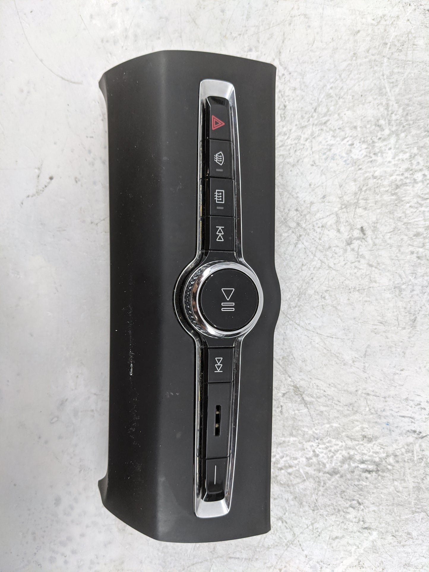 2020 Volvo Xc60 Radio AM FM Cd Player Receiver Replacement P/N:P31398845 T19400185301 Fits OEM Used Auto Parts - Oemusedauto