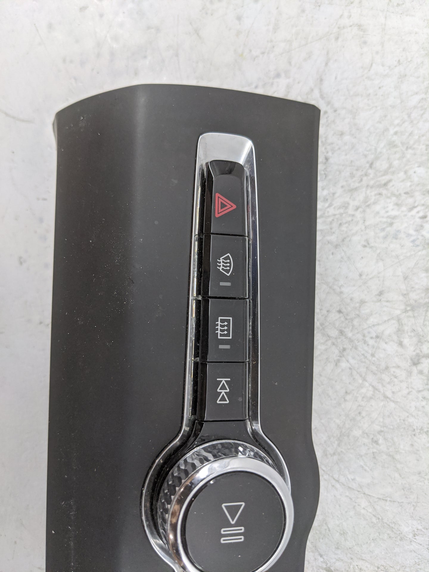 2020 Volvo Xc60 Radio AM FM Cd Player Receiver Replacement P/N:P31398845 T19400185301 Fits OEM Used Auto Parts - Oemusedauto