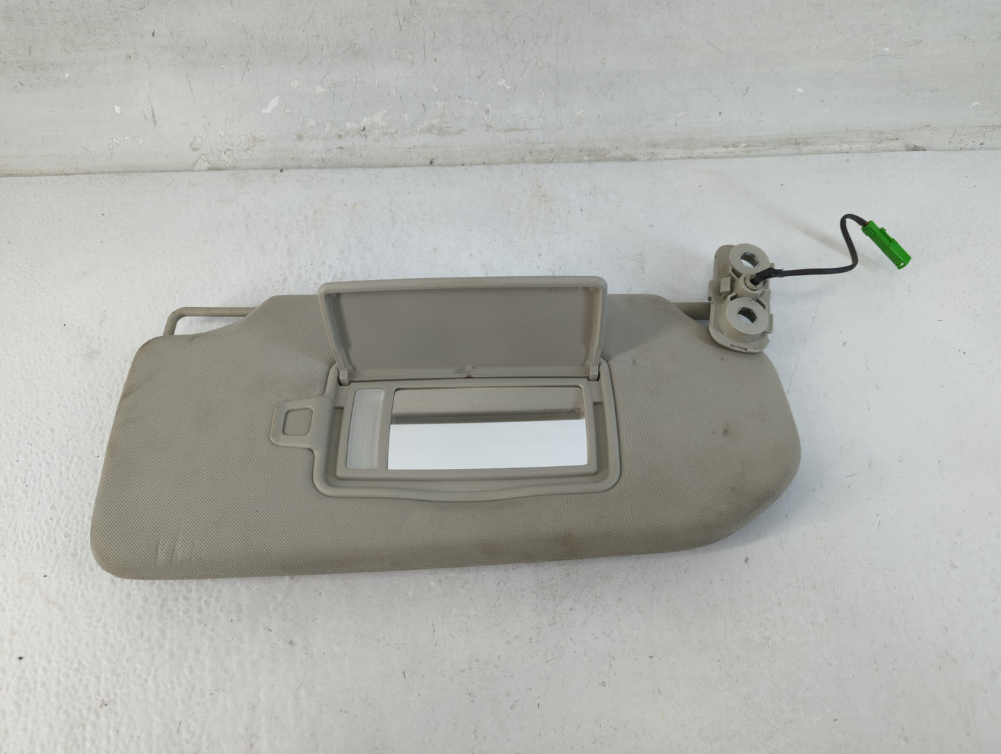 2016-2021 Volvo Xc90 Sun Visor Shade Replacement Passenger Right Mirror Fits Fits 2016 2017 2018 2019 2020 2021 OEM Used Aut