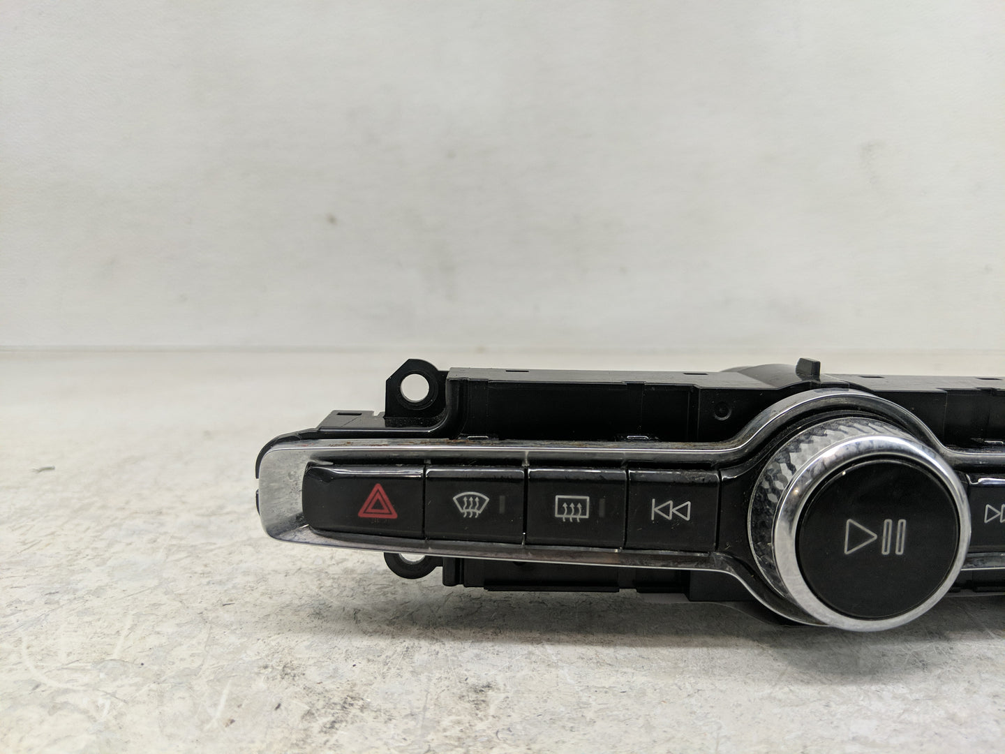 2020 Volvo Xc90 Radio AM FM Cd Player Receiver Replacement P/N:T19220047402 P31346789 Fits OEM Used Auto Parts - Oemusedauto