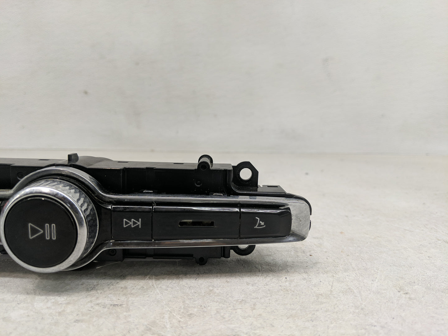 2020 Volvo Xc90 Radio AM FM Cd Player Receiver Replacement P/N:T19220047402 P31346789 Fits OEM Used Auto Parts - Oemusedauto