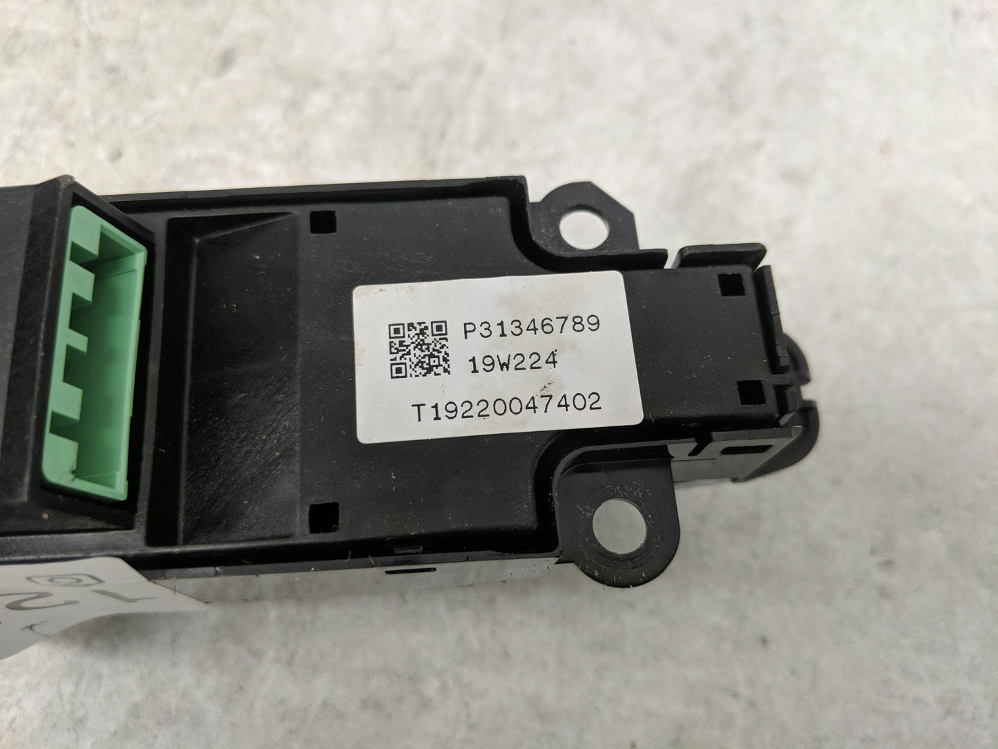 2020 Volvo Xc90 Radio AM FM Cd Player Receiver Replacement P/N:T19220047402 P31346789 Fits OEM Used Auto Parts - Oemusedauto