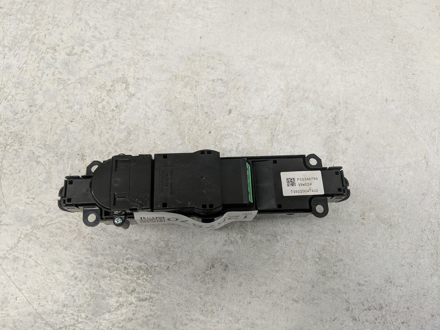 2020 Volvo Xc90 Radio AM FM Cd Player Receiver Replacement P/N:T19220047402 P31346789 Fits OEM Used Auto Parts - Oemusedauto