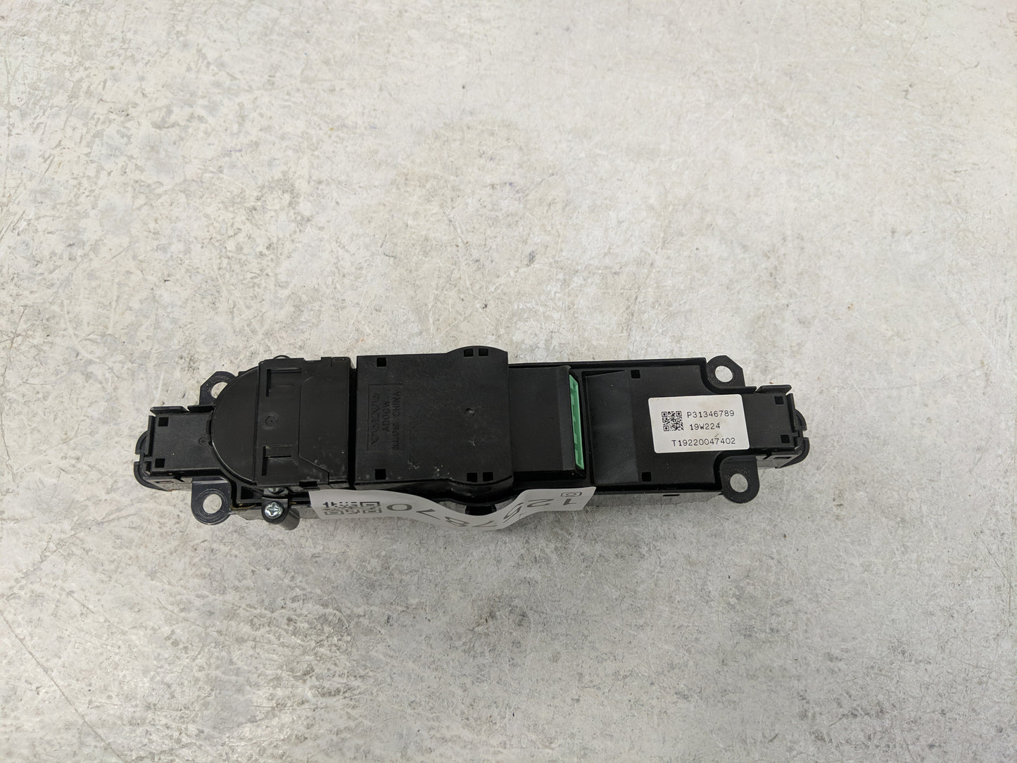 2020 Volvo Xc90 Radio AM FM Cd Player Receiver Replacement P/N:T19220047402 P31346789 Fits OEM Used Auto Parts - Oemusedauto
