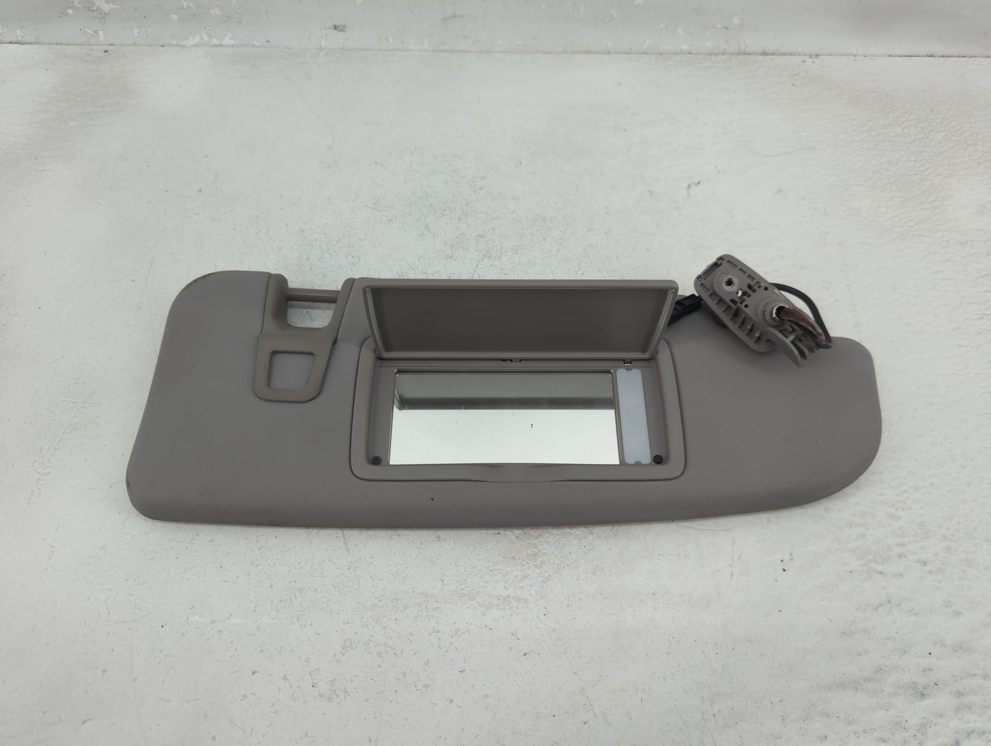 2021 Alfa Romeo Giulia Sun Visor Shade Replacement Passenger Right Mirror Fits OEM Used Auto Parts - Oemusedautoparts1.com