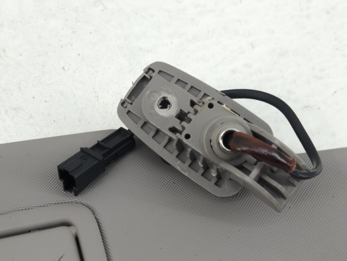 2021 Alfa Romeo Giulia Sun Visor Shade Replacement Passenger Right Mirror Fits OEM Used Auto Parts - Oemusedautoparts1.com