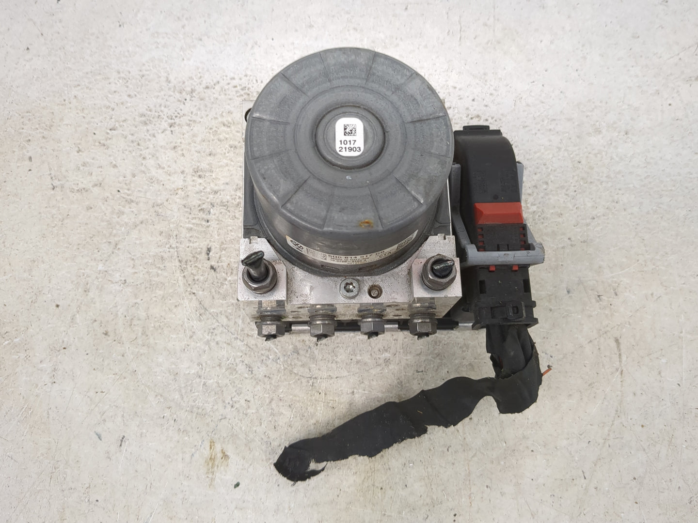 2021 Audi Q3 ABS Pump Control Module Replacement P/N:5Q0614517GB 10.0220-2155.4 Fits Fits 2022 OEM Used Auto Parts - Oemused