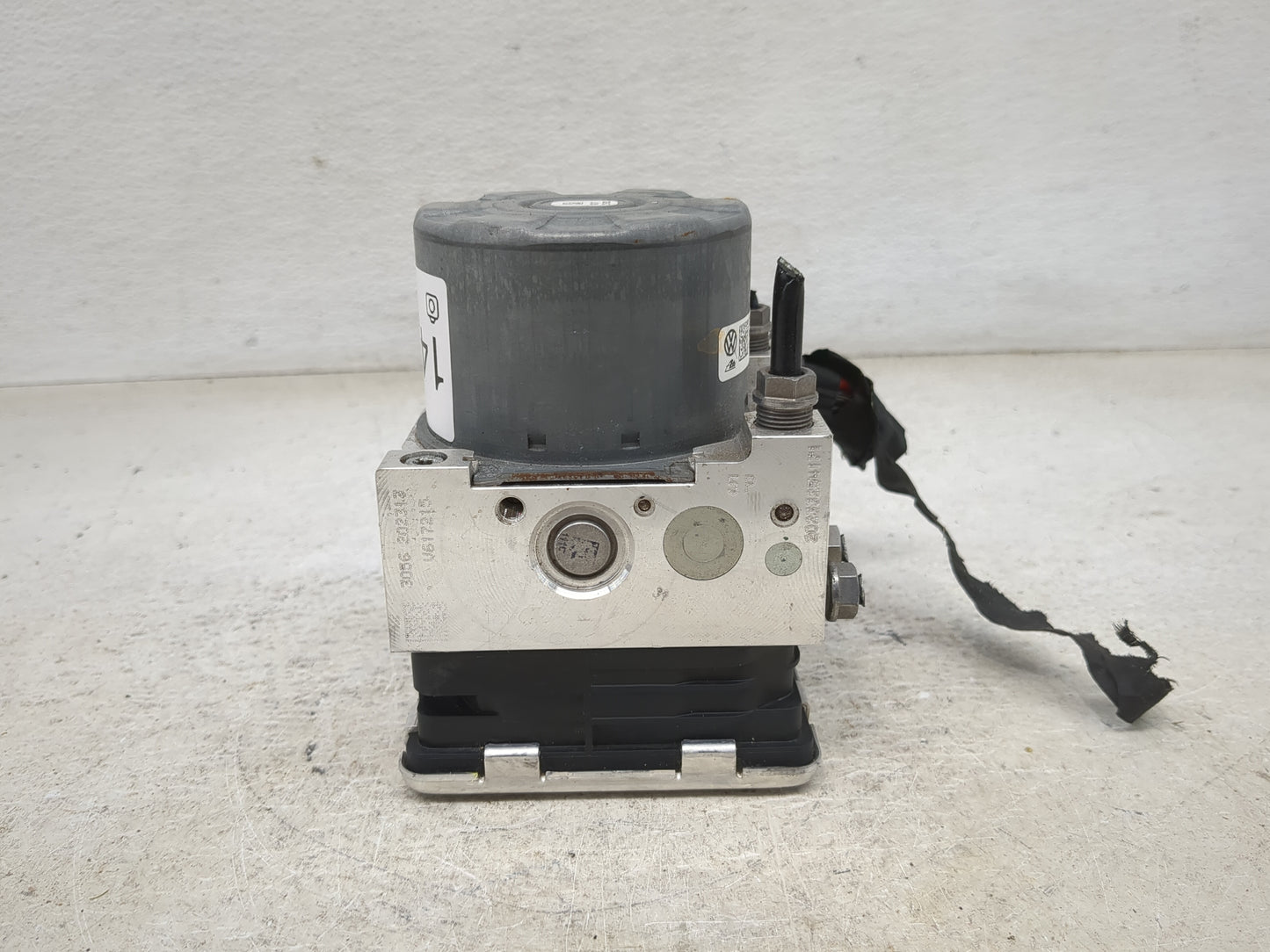 2021 Audi Q3 ABS Pump Control Module Replacement P/N:5Q0614517GB 10.0220-2155.4 Fits Fits 2022 OEM Used Auto Parts - Oemused