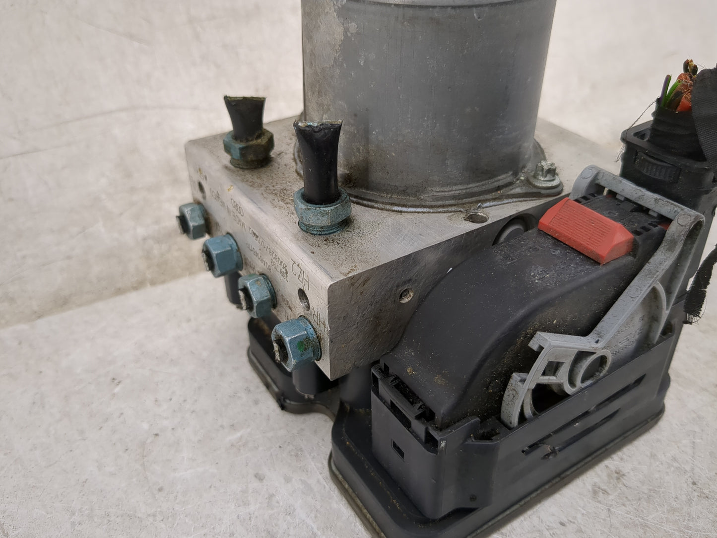 2021 Audi Q5 ABS Pump Control Module Replacement P/N:80A614517P Fits OEM Used Auto Parts - Oemusedautoparts1.com