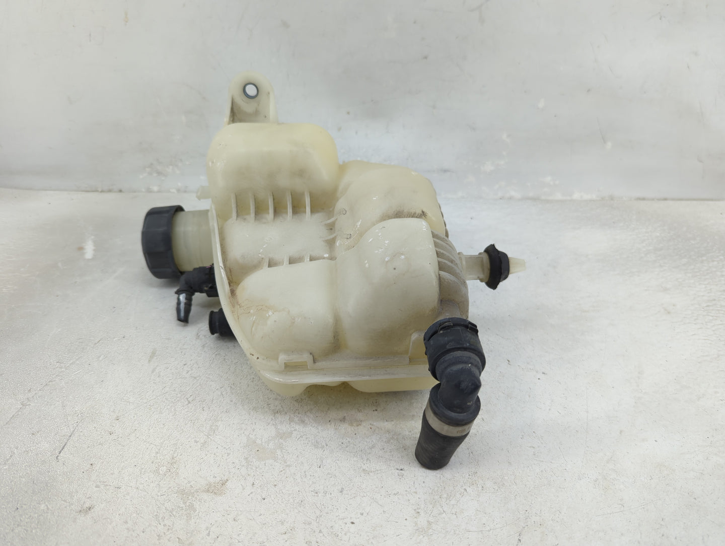 Bmw 228i Radiator Coolant Overflow Expansion Tank Bottle - Oemusedautoparts1.com