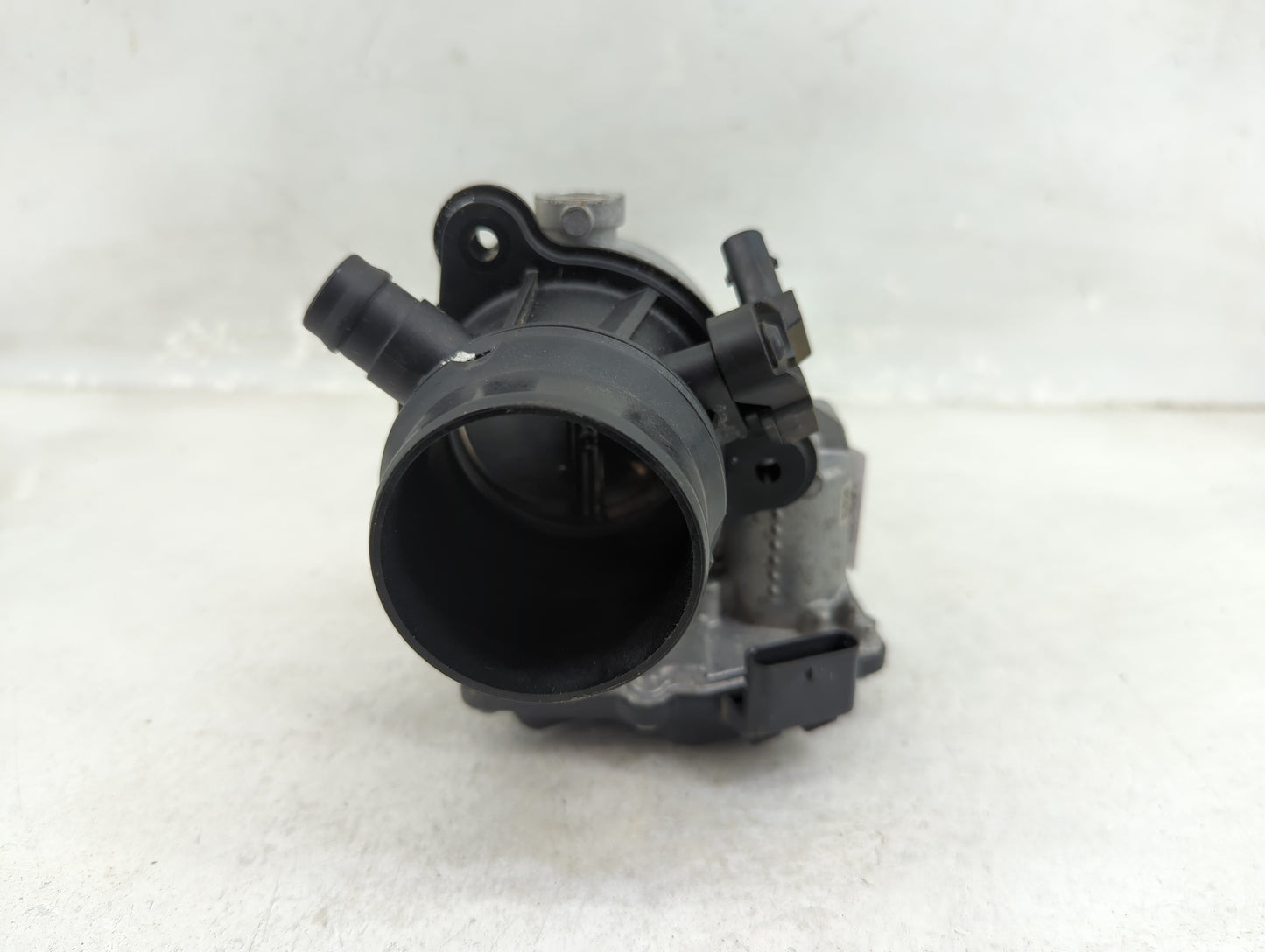 2021 Bmw 228i Throttle Body P/N:7619008 A3C0067720000 Fits Fits 2016 2017 2018 2019 2020 2022 OEM Used Auto Parts - Oemuseda
