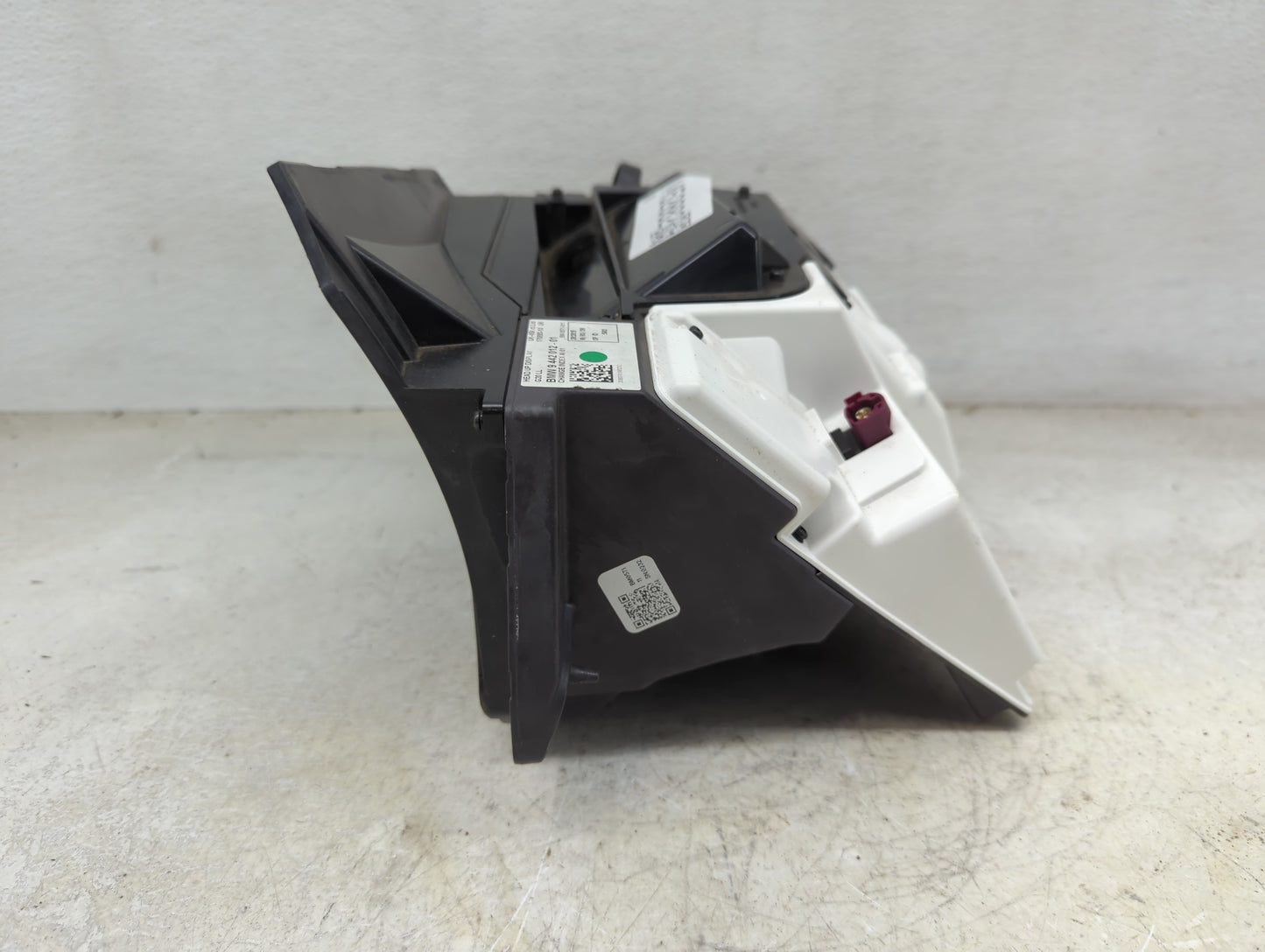 2019-2021 Bmw 330i Information Display Screen - Oemusedautoparts1.com