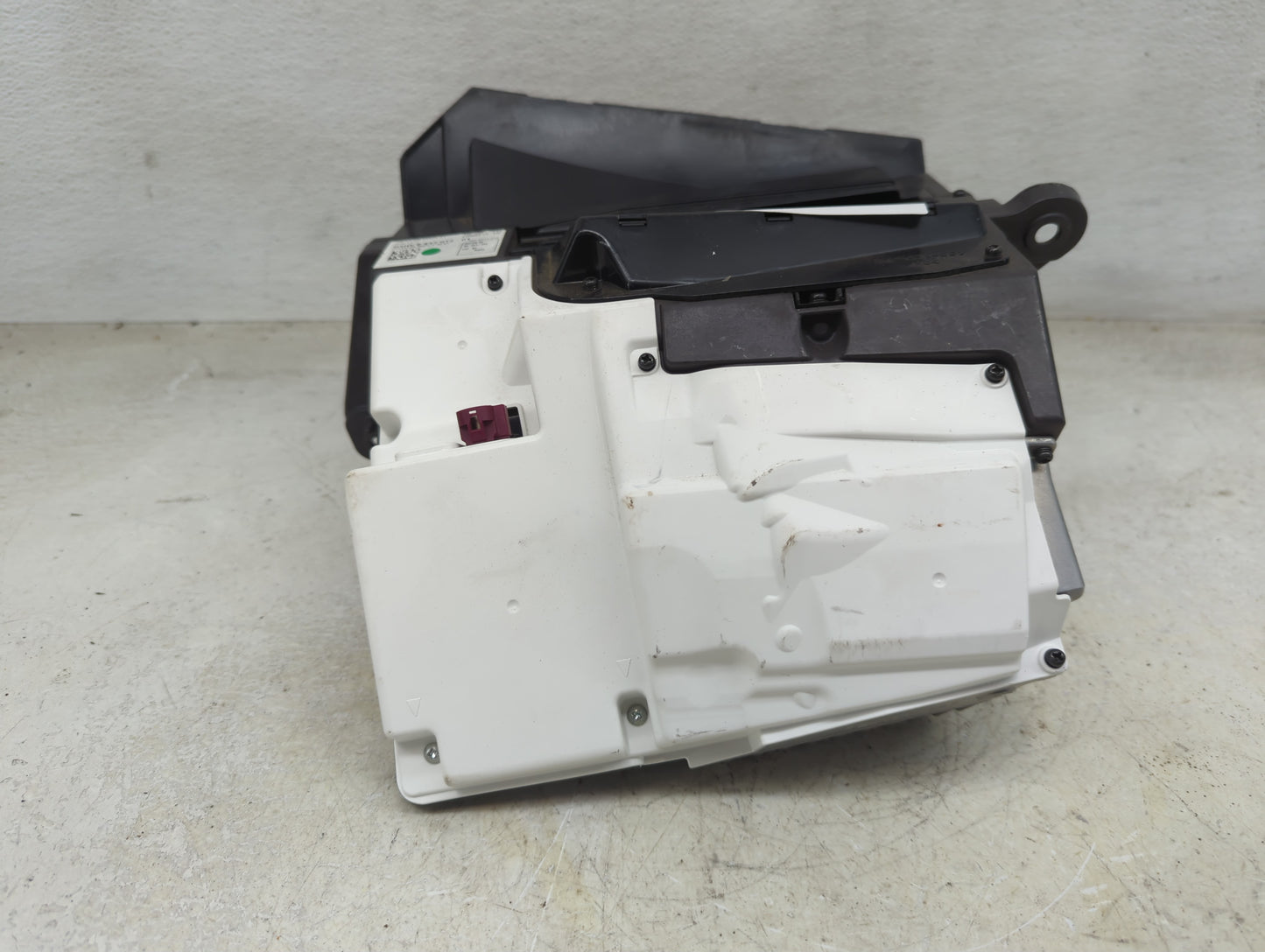 2019-2021 Bmw 330i Information Display Screen - Oemusedautoparts1.com