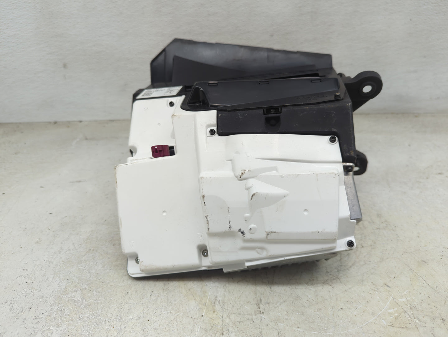 2021-2021 Bmw 330i Information Display Screen - Oemusedautoparts1.com