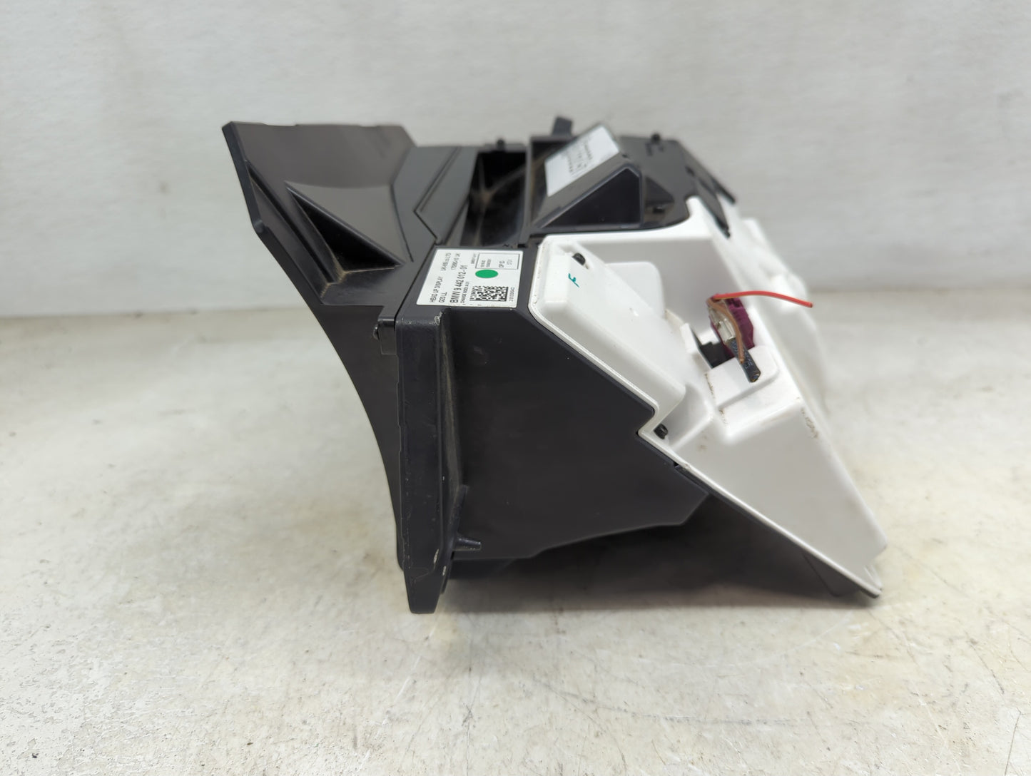 2021-2021 Bmw 330i Information Display Screen - Oemusedautoparts1.com
