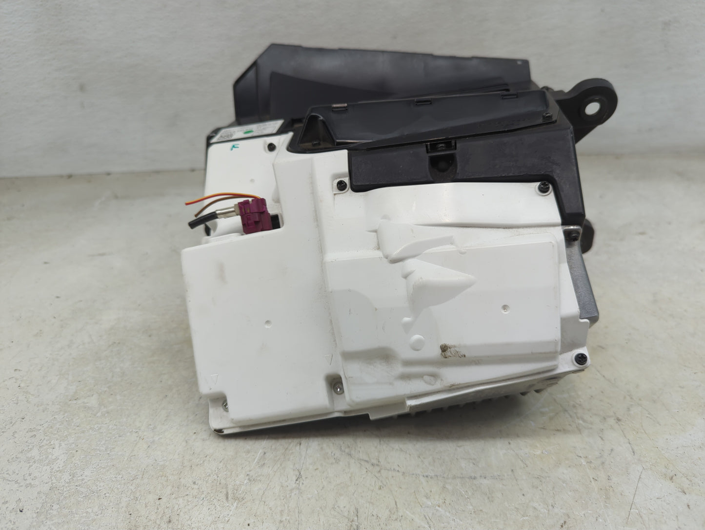 2021-2021 Bmw 330i Information Display Screen - Oemusedautoparts1.com