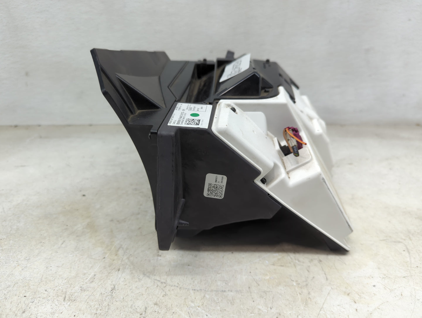 2021-2021 Bmw 330i Information Display Screen - Oemusedautoparts1.com