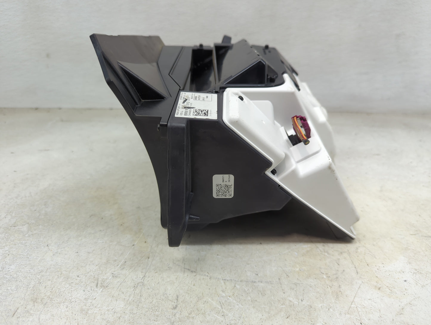 2021-2021 Bmw 330i Information Display Screen - Oemusedautoparts1.com