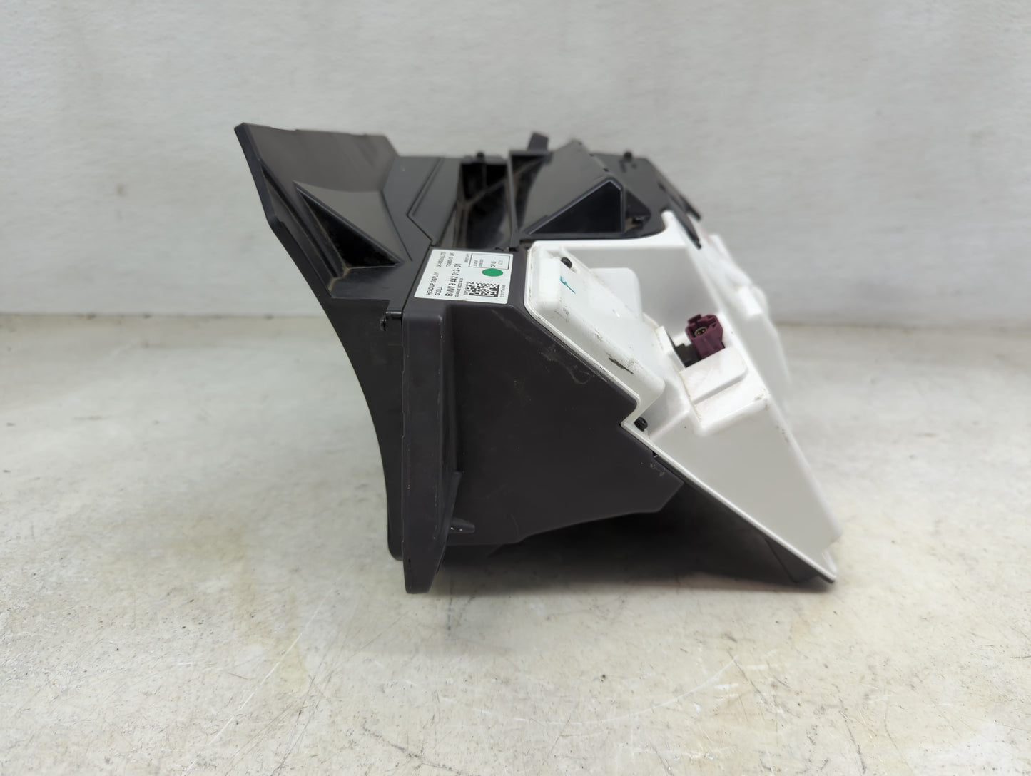 2019-2021 Bmw 330i Information Display Screen - Oemusedautoparts1.com