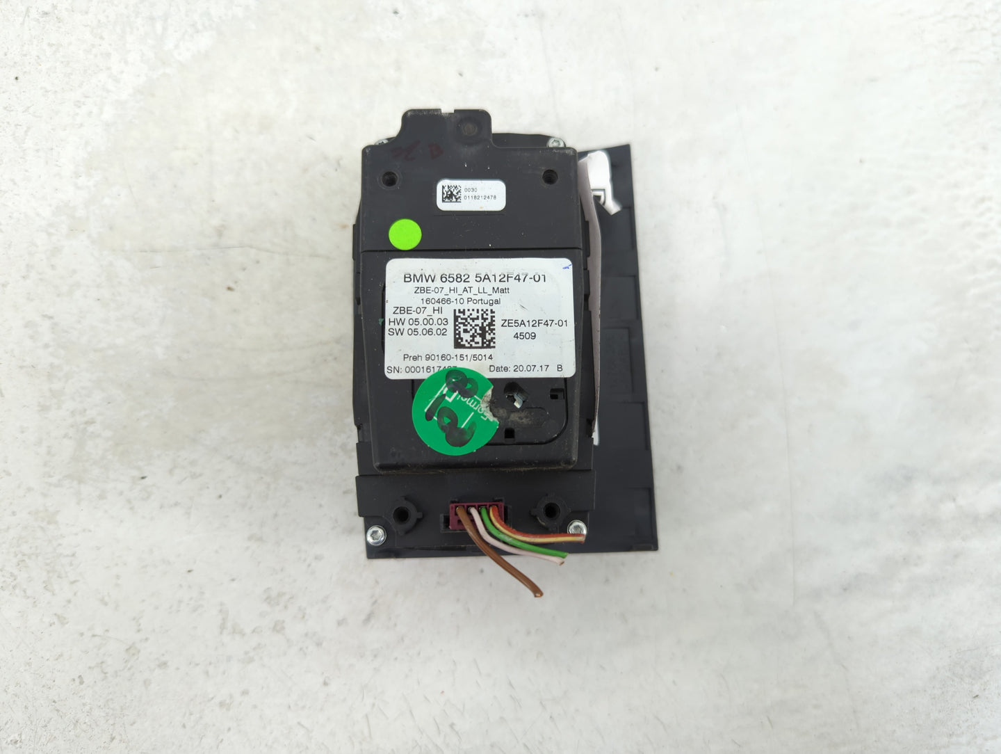 2021 Bmw 330i Radio AM FM Cd Player Receiver Replacement P/N:ZE5A12F47-01 5A12F47-01 Fits OEM Used Auto Parts - Oemusedautop