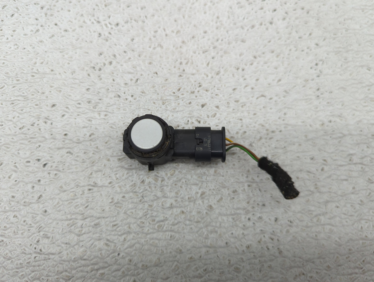 2021 Bmw 330i Front Park Assist Sensor White - Oemusedautoparts1.com