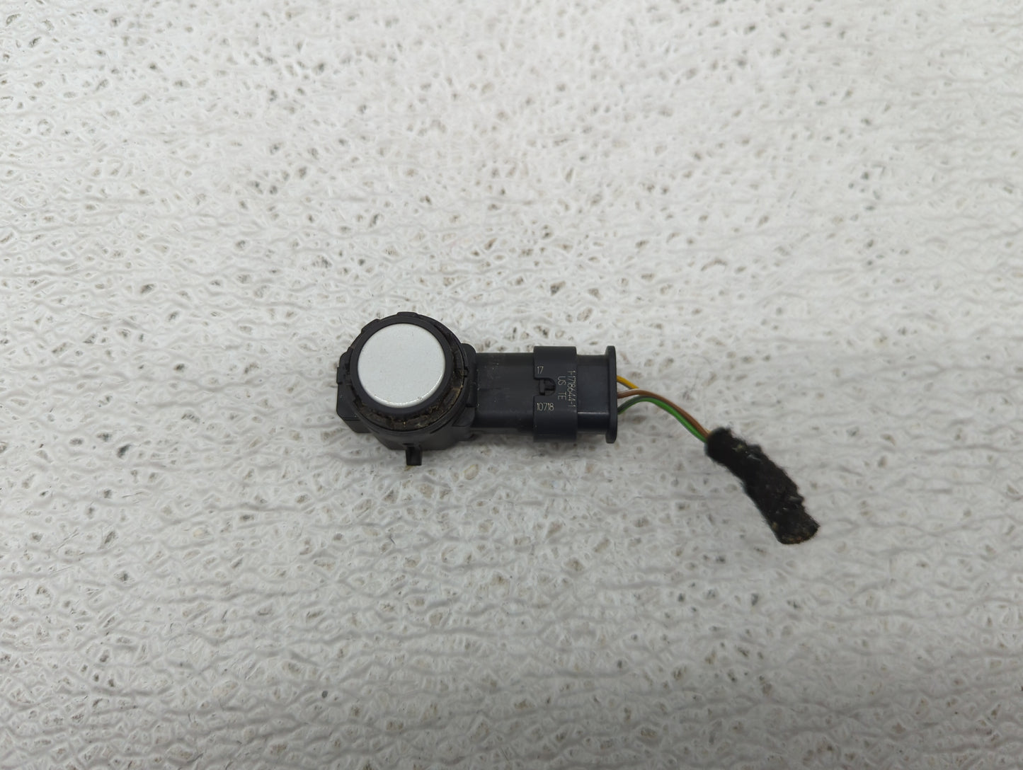 2021 Bmw 330i Front Park Assist Sensor White - Oemusedautoparts1.com