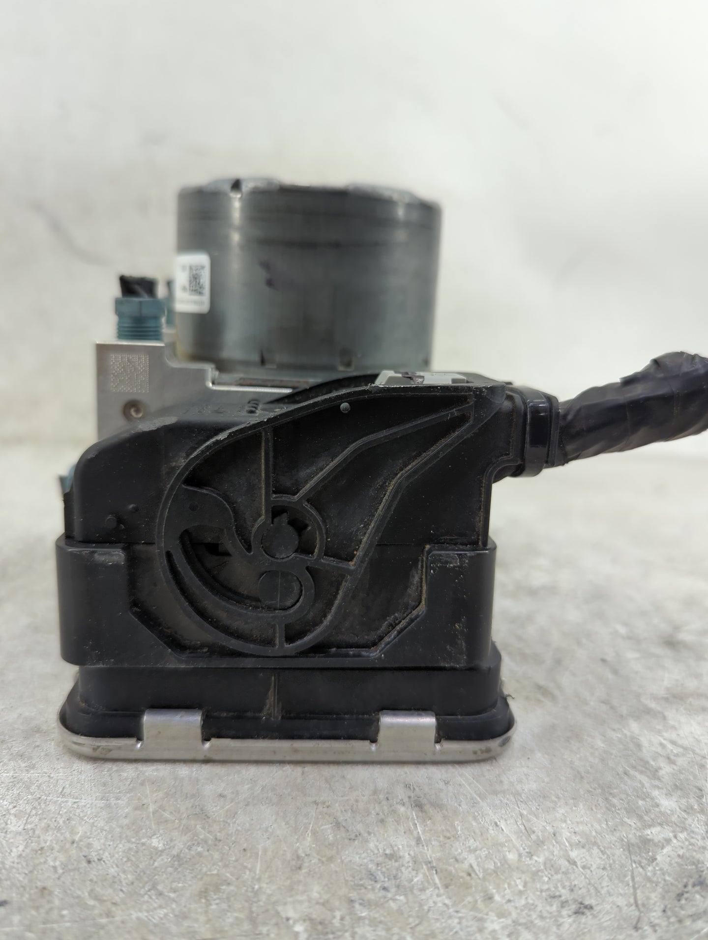 2021 Bmw 330i ABS Pump Control Module Replacement P/N:5A25EE0-01 10.0220-2262.4, 34.5161.9550.3, 5207090040E Fits OEM Used A