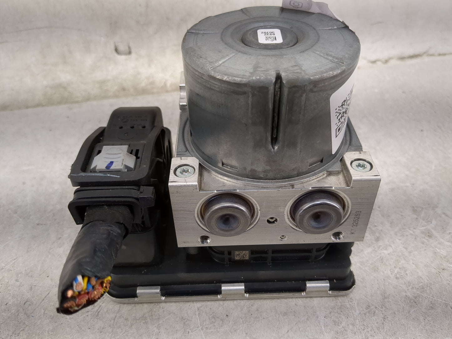 2021 Bmw 330i ABS Pump Control Module Replacement P/N:6A2A747-01 10.0220-2356.4 Fits OEM Used Auto Parts - Oemusedautoparts1