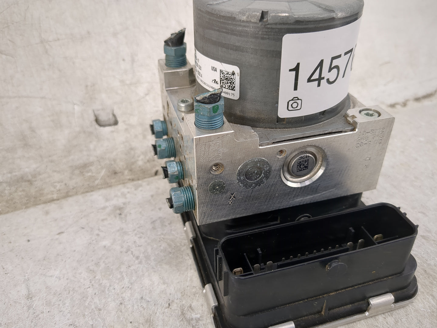 2021 Bmw 330i ABS Pump Control Module Replacement Fits OEM Used Auto Parts - Oemusedautoparts1.com