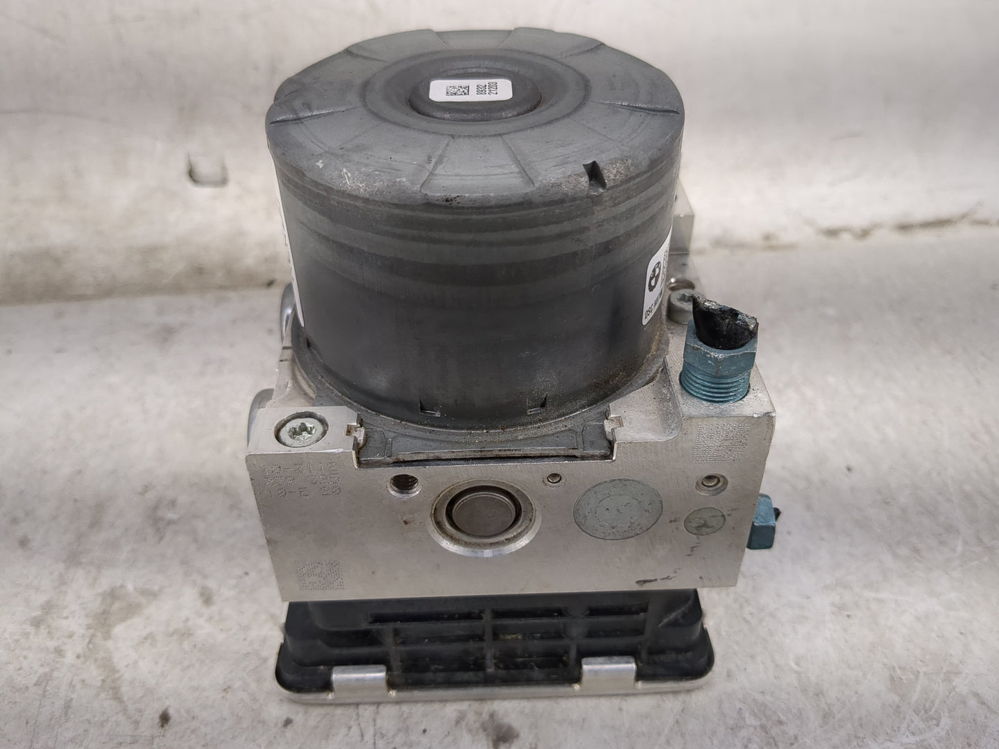 2021 Bmw 330i ABS Pump Control Module Replacement Fits OEM Used Auto Parts - Oemusedautoparts1.com